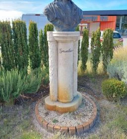 I. Grassalkovich Antal gróf szobra