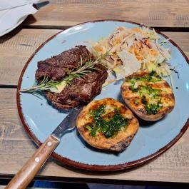 Grill Mánia Budapest - Étel/ital