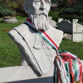 gróf Apponyi Albert szobor Pécel - Egyéb