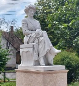 Gróf Apponyi Franciska szobra