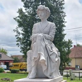 Gróf Apponyi Franciska szobra, Fót - Egyéb