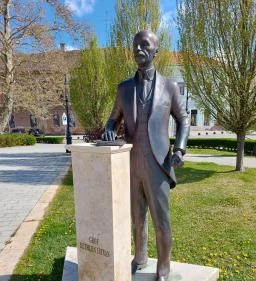 Gróf Bethlen István szobra