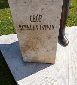 Gróf Bethlen István szobra
