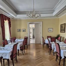 Gróf Degenfeld Kastélyszálló Étterem, Tarcal - Belső