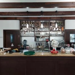 Gróf Esterházy Móric Ökoturisztikai Központ Étterme Gánt - Belső