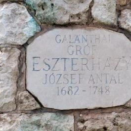Galánthai Gróf Eszterházy József Antal lovasszobra Tatabánya - Egyéb