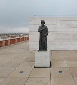 Gül Baba Türbe és Rózsakert