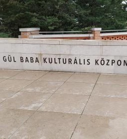 Gül Baba Türbe és Rózsakert