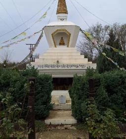 Gyógyító Buddha Sztúpa