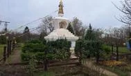 Gyógyító Buddha Sztúpa Biri - Külső kép
