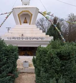 Gyógyító Buddha Sztúpa