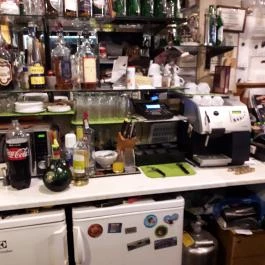 Gyula Bácsi Piccolo Sörbárja & Lottózója Budapest - Belső