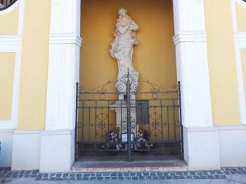 Hab Mária-szobor Győr