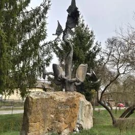 Háborúk áldozatai Csesztve - Külső kép