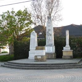 Háborús emlékművek Pilisvörösvár - Külső kép