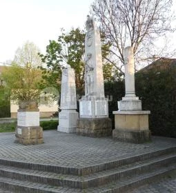 Háborús emlékművek