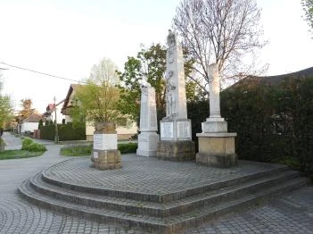 Háborús emlékművek Pilisvörösvár