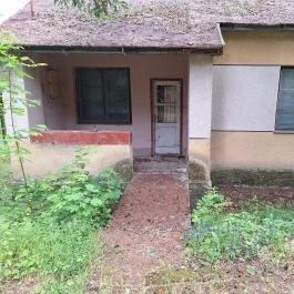 A hajdani LHuillier-kastély kápolnája, Cserépváralja - Külső kép