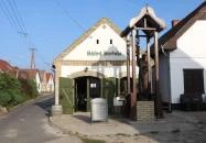 Hajósi pincefalu Hajós