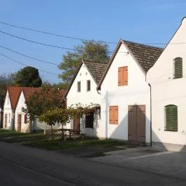 Hajósi pincefalu Hajós - Külső kép