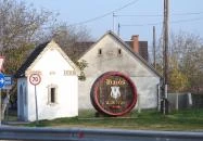 Hajósi pincefalu Hajós