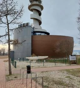 Hajózástörténeti Látogatóközpont és Kilátó