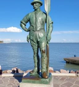 Halász és a Révész Védőszobra