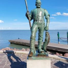 Halász és a Révész Védőszobra Balatonfüred - Külső kép