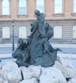 Halászó gyerekek díszkút