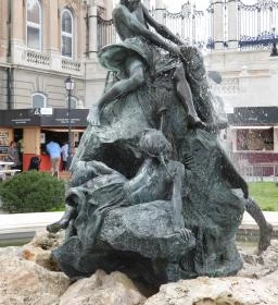 Halászó gyerekek díszkút