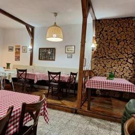 Halra Bor Étterem, Rakamaz - Belső