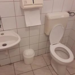 Hangulat Cukrászda, Hajmáskér - Mosdó