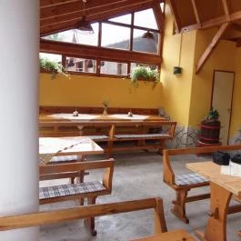 Hangulat Vendéglő & Pizzeria Révfülöp - Belső