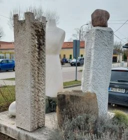 Hantai Simon-emlékmű