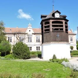 Harangláb, Tata - Egyéb