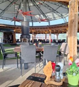 Harcsafészek falatozó