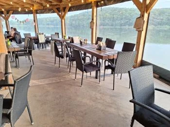 Harcsafészek falatozó Harsány