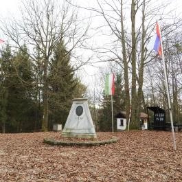 Hármashatárkő, Felsőszölnök - Külső kép