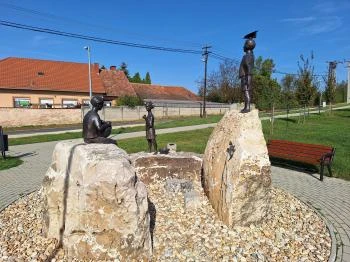 Három gyermek Fertőszentmiklós