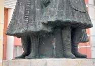 A három leány szobra Mohács