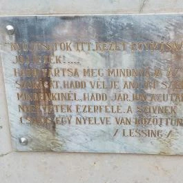 A három leány szobra Mohács - Egyéb