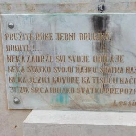 A három leány szobra Mohács - Egyéb