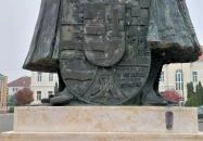 A három leány szobra Mohács