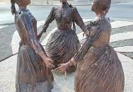 Táncos lányok Mezőkövesd