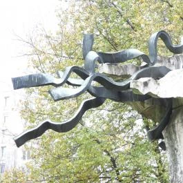 Három tavasz-szobor Kecskemét - Egyéb