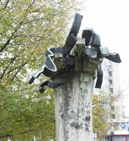 Három tavasz-szobor