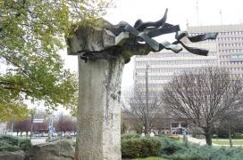 Három tavasz-szobor Kecskemét