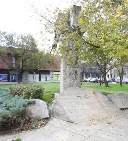 Három tavasz-szobor