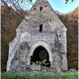 Háromhegyi Pálos templom-és kolostorrom Martonyi - Külső kép