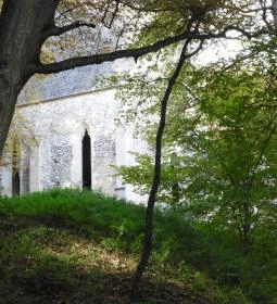 Háromhegyi Pálos templom-és kolostorrom